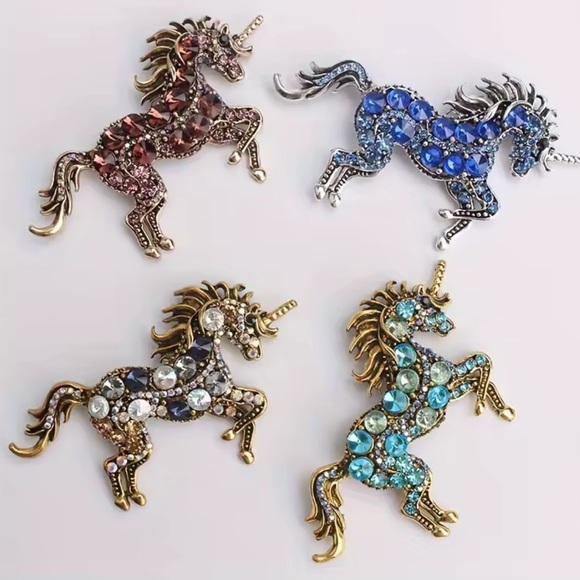 Vintage Gold Unicorn Brooch with Multicolor Gems - Picture 5 of 10